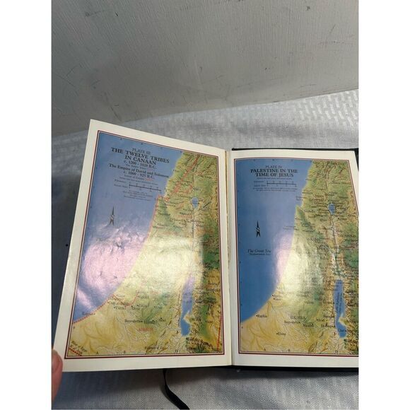 Holman Master Study Bible KJV & User Guide 1981 - Picture 11 of 16